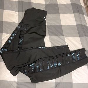 Ankle cut black with blue accents, small leggings